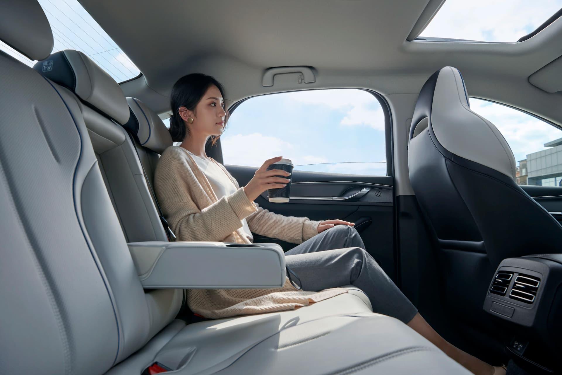 Không gian hàng ghế sau